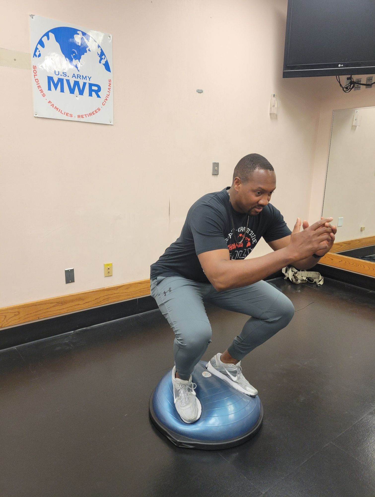 Squat 2.jpg