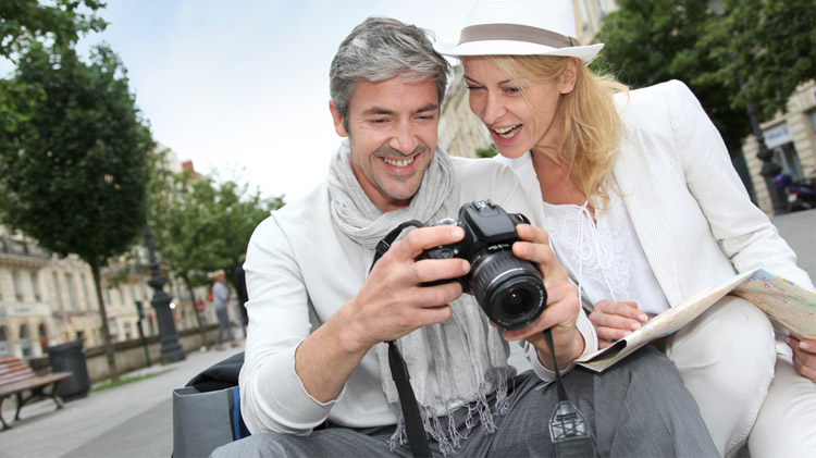 16 Honeymoon Photo Ideas for Romantic Photos from Vocation